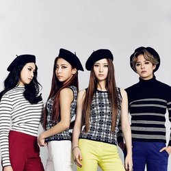 f(x) group photo