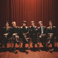 INFINITE group photo