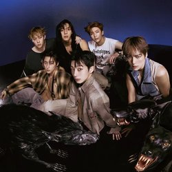 MONSTA X group photo