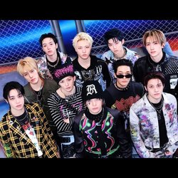 xikers group photo